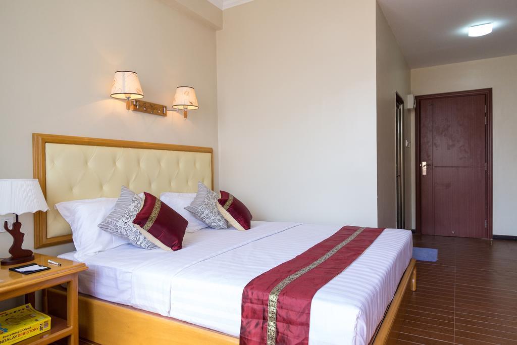 Lily The Hotel 3*