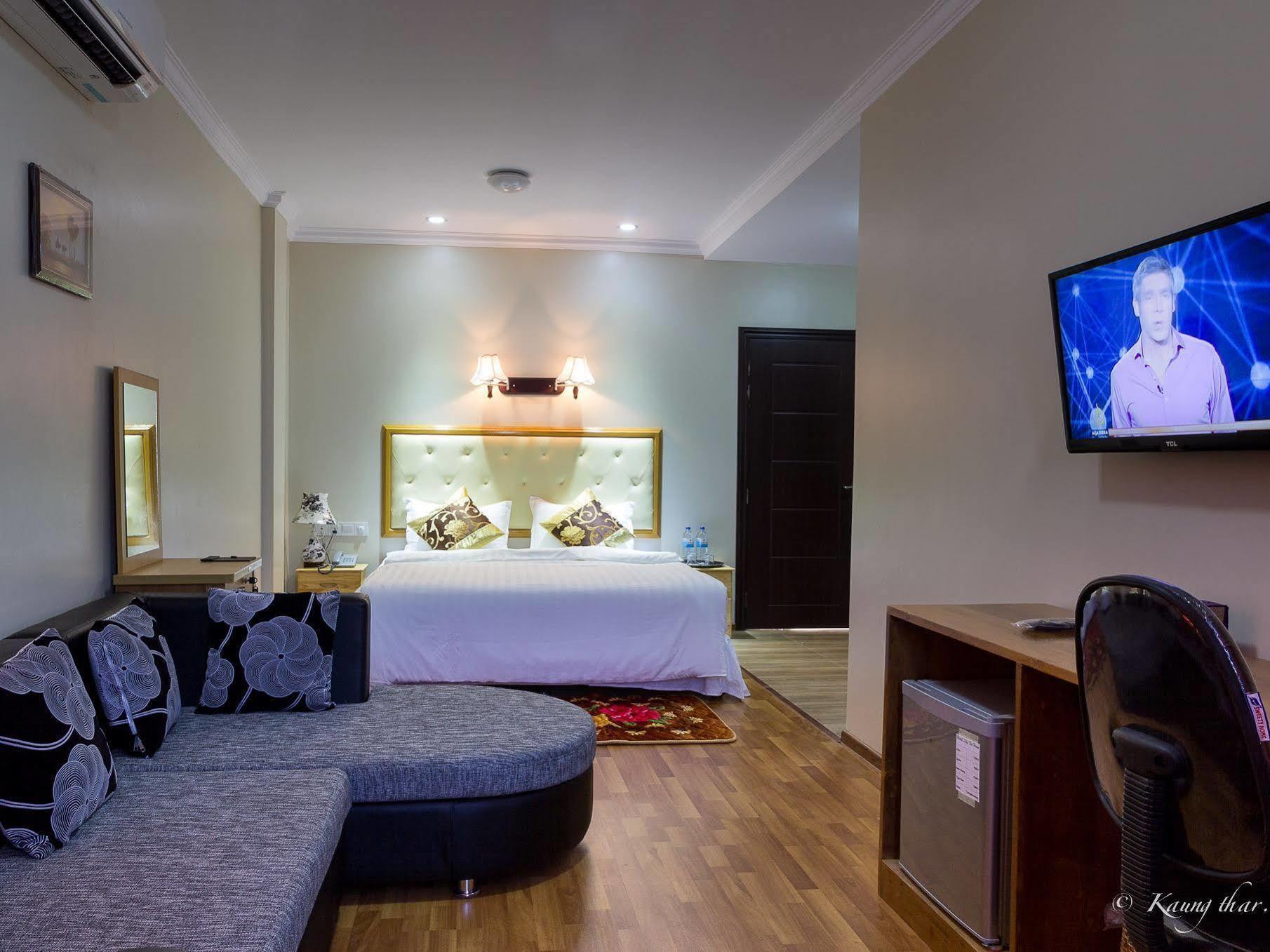 Lily The Hotel